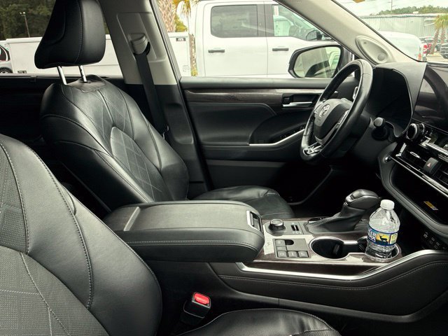 Used 2023 Toyota Highlander Platinum AWD/4WD image 8