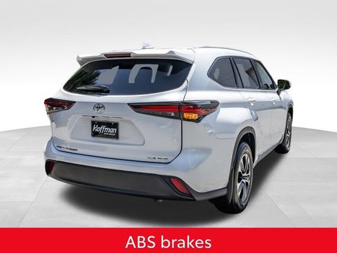 Used 2026 Toyota Highlander XLE AWD/4WD image 6