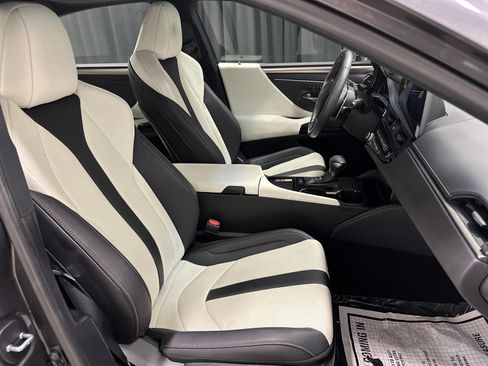 Used 2023 Lexus ES 350 F Sport w/ Accessory Package (Z1) FWD image 33