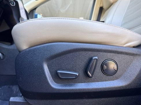 Used 2024 Ford Edge SEL AWD/4WD image 13