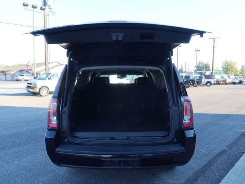 Used 2019 GMC Yukon XL SLT image 7