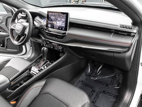 Used 2023 Jeep Compass Trailhawk w/ Trailhawk Convenience Group image 37