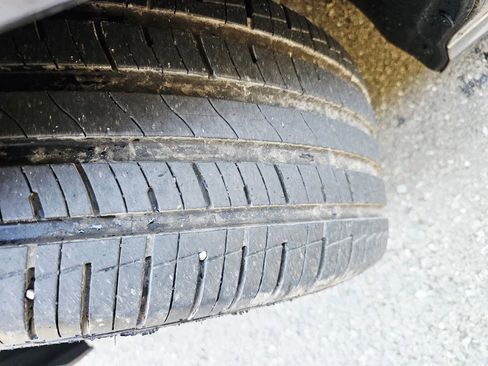 Used 2018 Toyota Camry SE image 16