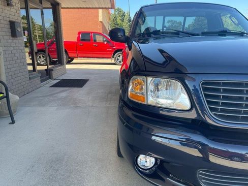 Used 2002 Ford F150 Lightning RWD image 16