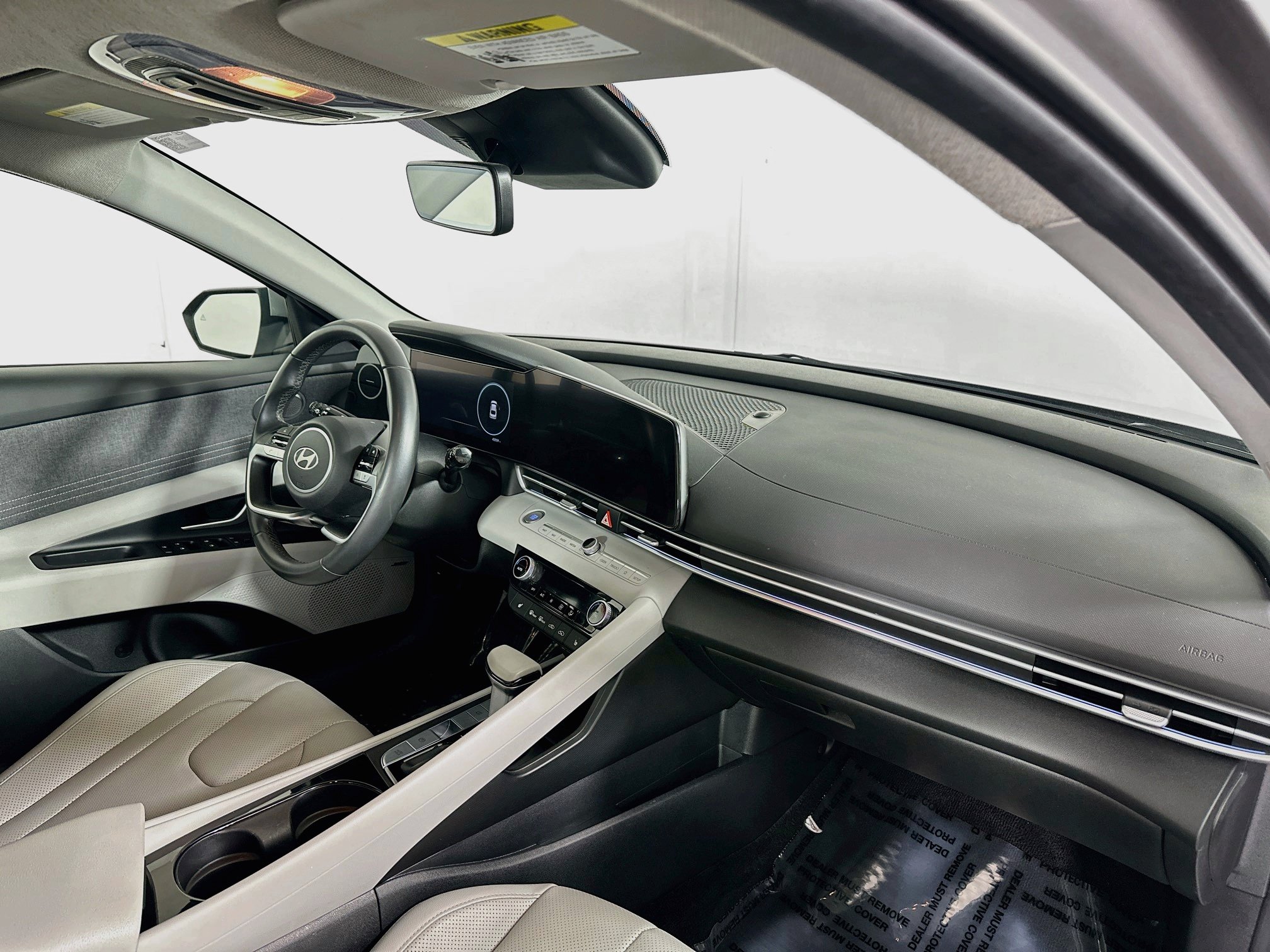 Certified 2025 Hyundai Elantra Limited FWD image 29