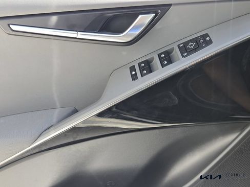 Certified 2023 Kia Niro EX Touring FWD image 31