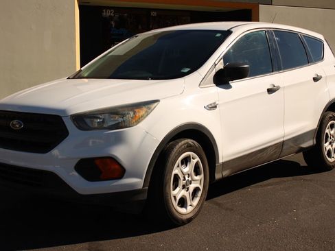 Used 2019 Ford Escape S image 2