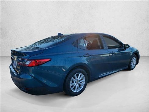 Used 2025 Toyota Camry LE image 4