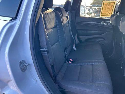 Used 2021 Jeep Grand Cherokee Laredo RWD image 27