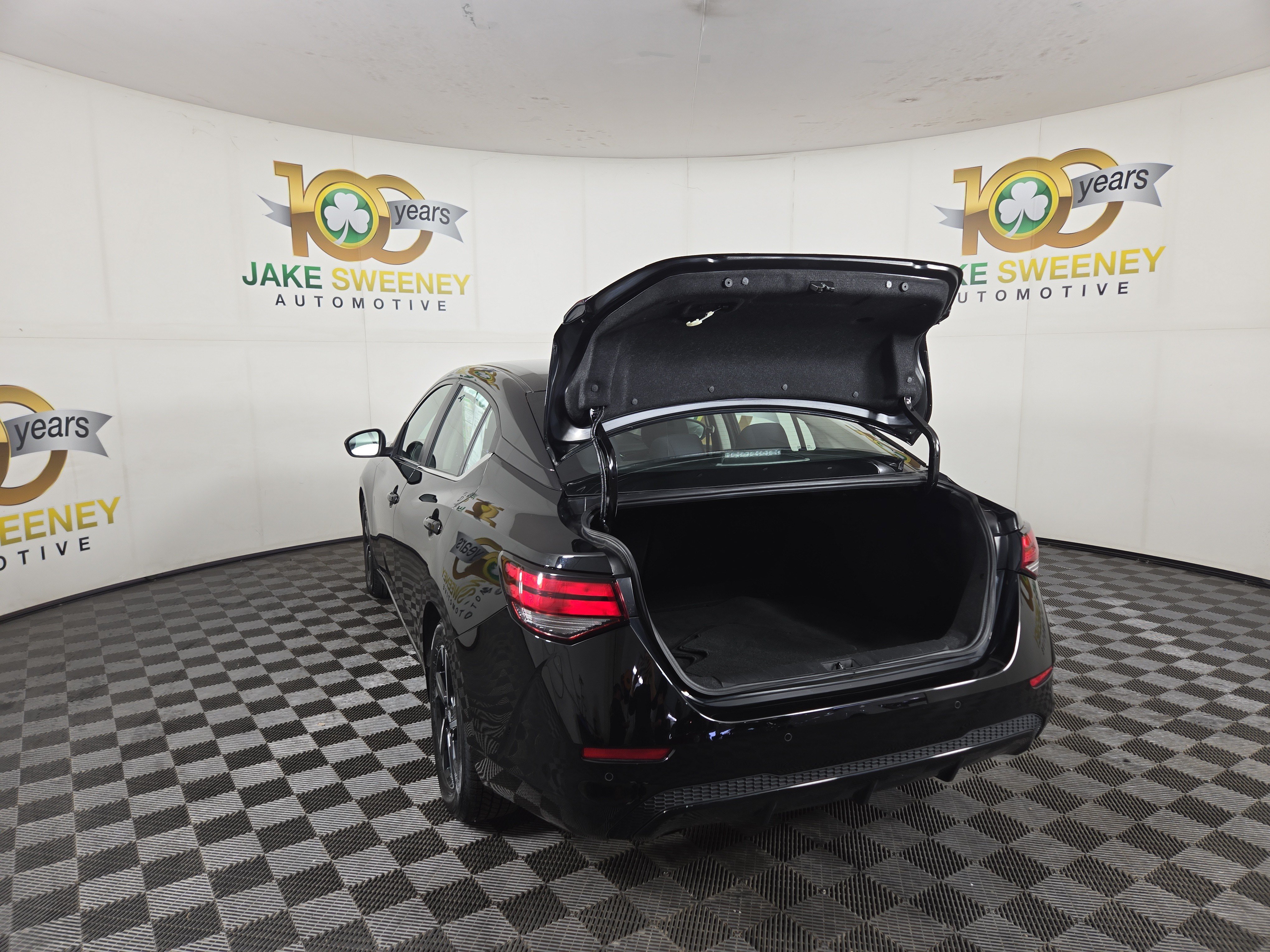 Used 2024 Nissan Sentra SV FWD image 31