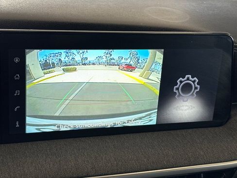 Used 2025 Nissan Kicks SV image 18