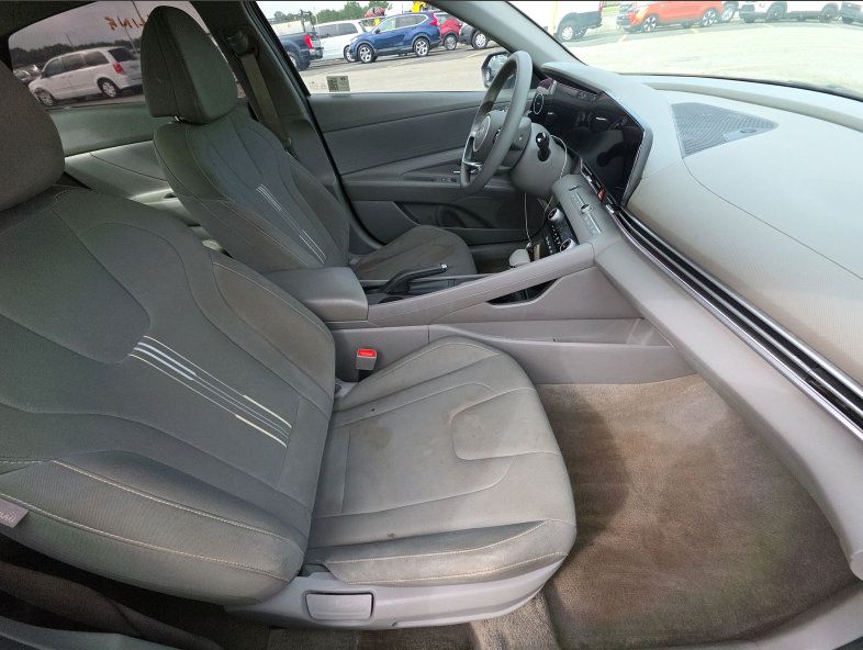 Used 2024 Hyundai Elantra SEL FWD image 12