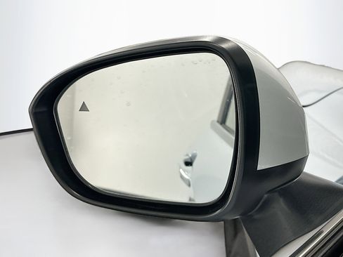 Used 2024 Mitsubishi Outlander SE image 16