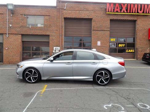 Used 2018 Honda Accord Sport image 18