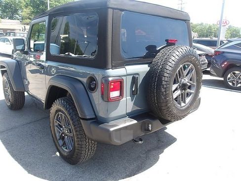 Used 2025 Jeep Wrangler Sport AWD/4WD image 5