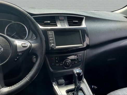 Used 2019 Nissan Sentra SV FWD image 9