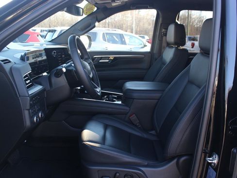 Used 2025 Chevrolet Tahoe Z71 image 16