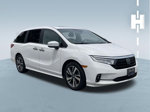 Used 2024 Honda Odyssey Touring image 1