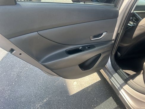 Used 2021 Hyundai Elantra SEL w/ Convenience Package FWD image 14