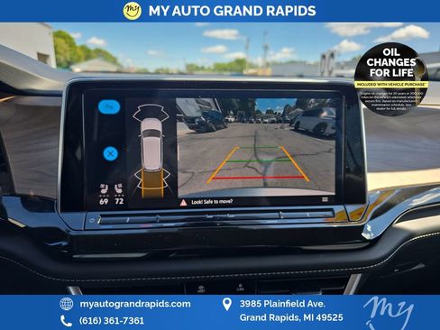 Used 2025 Volkswagen Atlas SE AWD/4WD image 22