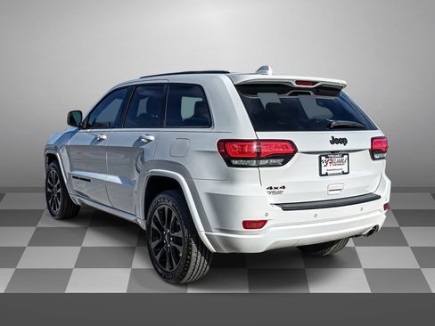 Used 2019 Jeep Grand Cherokee Altitude image 4