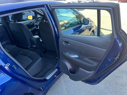 Used 2025 Nissan Leaf S w/ Protection Package image 38