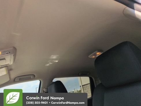 Used 2017 Toyota Tundra SR5 w/ SR5 Upgrade Package AWD/4WD image 22
