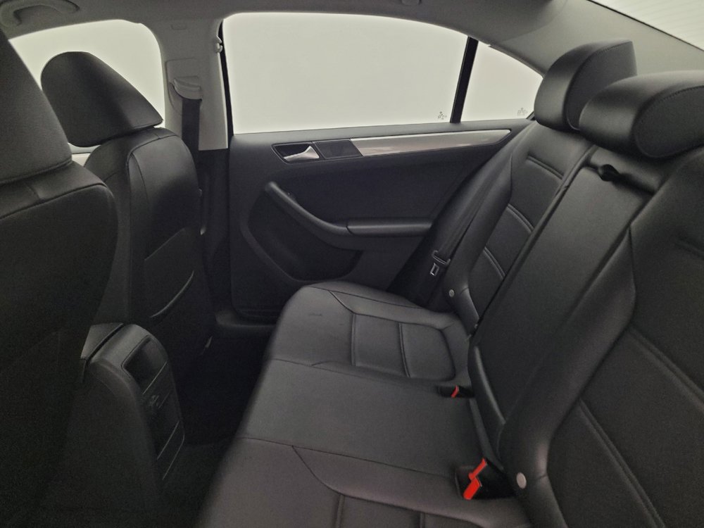 Used 2017 Volkswagen Jetta SE FWD image 18