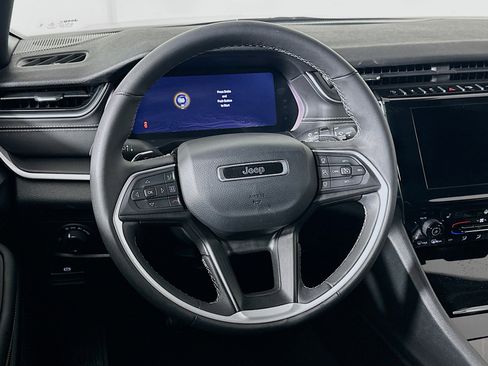 Used 2023 Jeep Grand Cherokee L Laredo AWD/4WD image 18