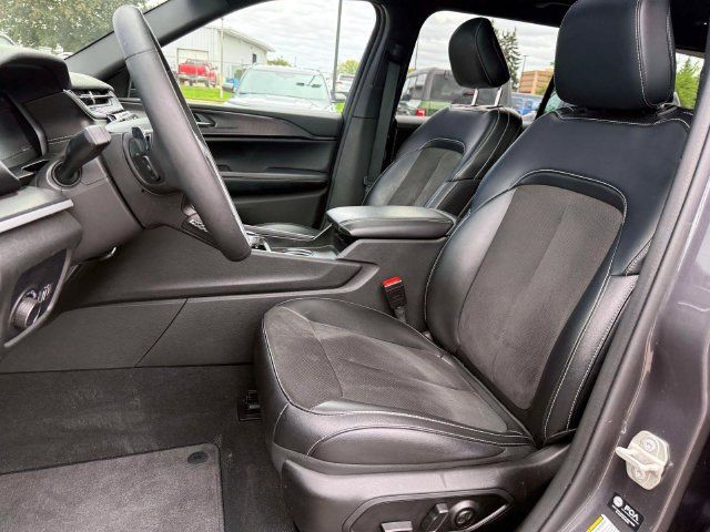 Certified 2023 Jeep Grand Cherokee L Altitude AWD/4WD image 16