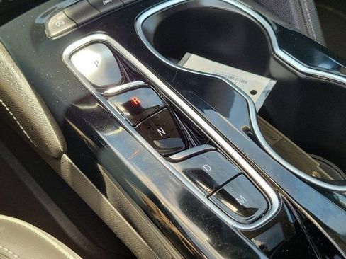 Used 2021 Buick Envision Essence w/ Technology Package I FWD image 29