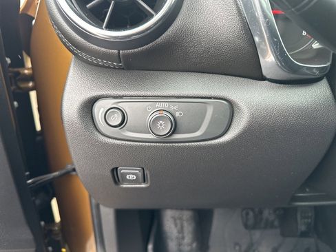 Used 2019 Chevrolet Blazer LT w/ Sun and Wheels Package image 10