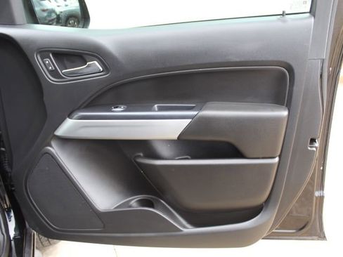 Used 2020 Chevrolet Colorado LT w/ Redline Special Edition image 38