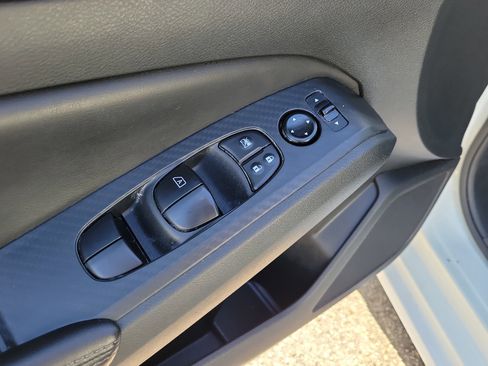 Used 2024 Nissan Altima 2.5 SV image 17