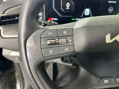 Used 2024 Kia EV9 Wind image 15