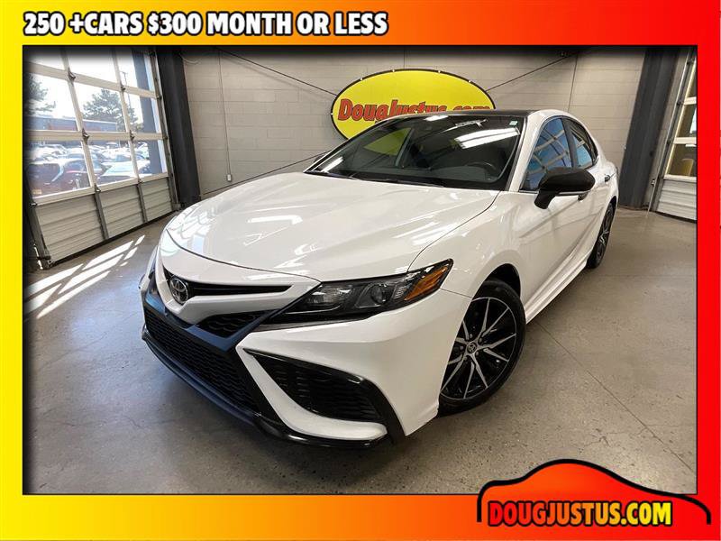 Used 2024 Toyota Camry SE FWD image 1