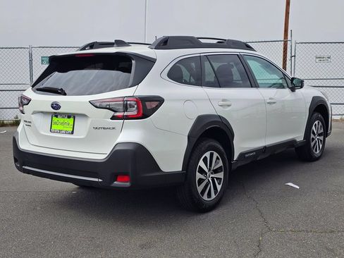 Used 2024 Subaru Outback Premium AWD/4WD image 7