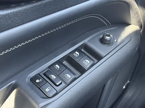 Used 2023 Jeep Compass High Altitude AWD/4WD image 27