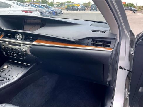 Used 2013 Lexus ES 300h w/ Premium Pkg FWD image 16