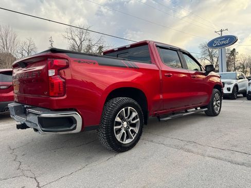 Used 2022 Chevrolet Silverado 1500 LT AWD/4WD image 5