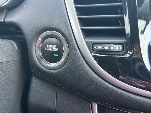 Used 2019 Chevrolet Trax LT w/ LT Convenience Package image 18