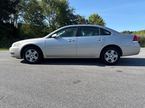 Used 2008 Chevrolet Impala LS FWD image 2