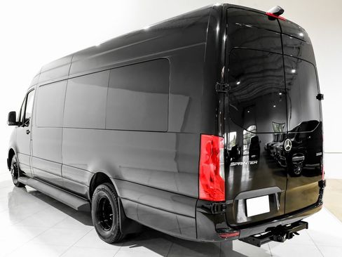Used 2024 Mercedes-Benz Sprinter 3500 image 8