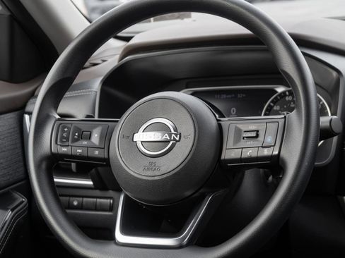 Used 2023 Nissan Rogue SV image 26