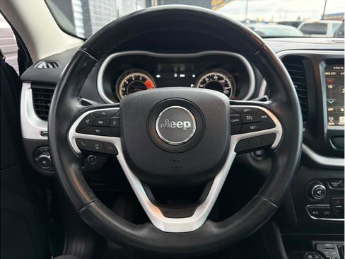 Used 2017 Jeep Cherokee Trailhawk w/ Comfort/Convenience Group image 14