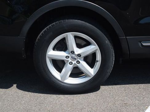 Used 2016 Ford Explorer XLT w/ Equipment Group 202A AWD/4WD image 30