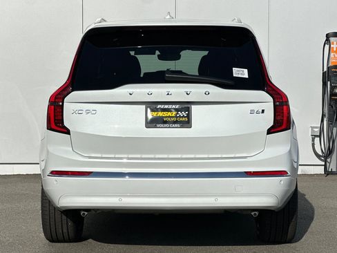 Used 2026 Volvo XC90 B6 Plus w/ Protection Package Premier AWD/4WD image 4