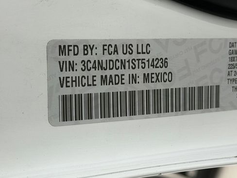 Used 2025 Jeep Compass Limited image 18