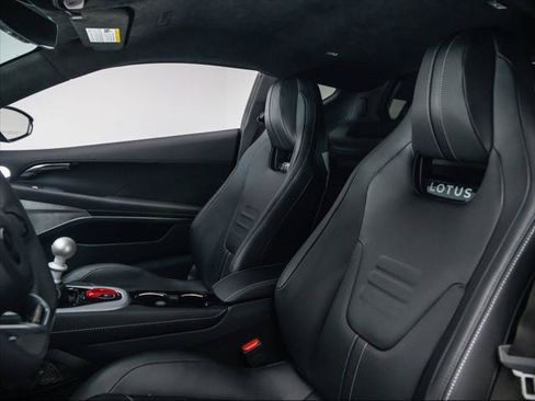 Used 2025 Lotus Emira RWD image 17