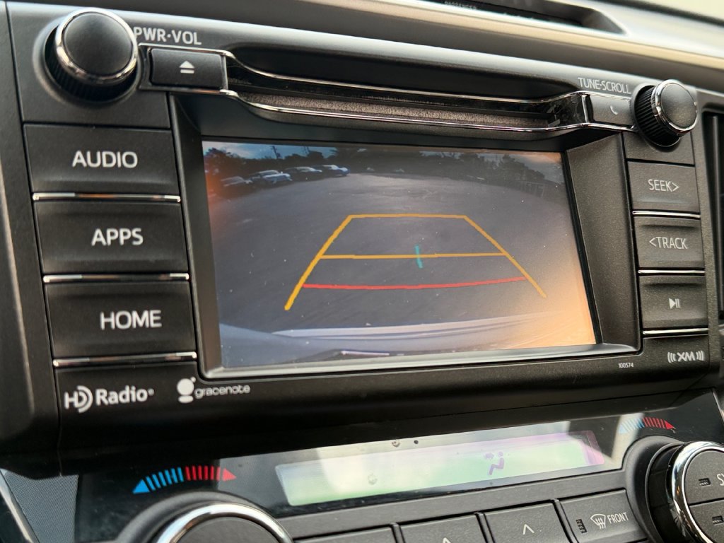 Used 2018 Toyota RAV4 XLE AWD/4WD image 16